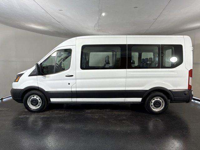 Photo of 2019 OXFORD WHITE Ford Transit-350