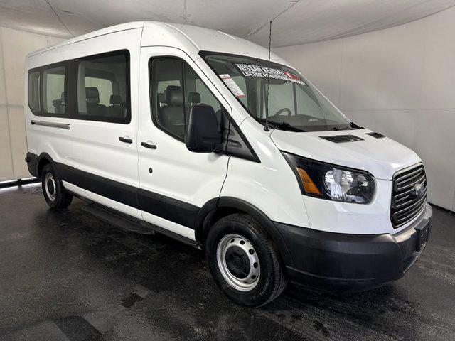 Photo of 2019 OXFORD WHITE Ford Transit-350