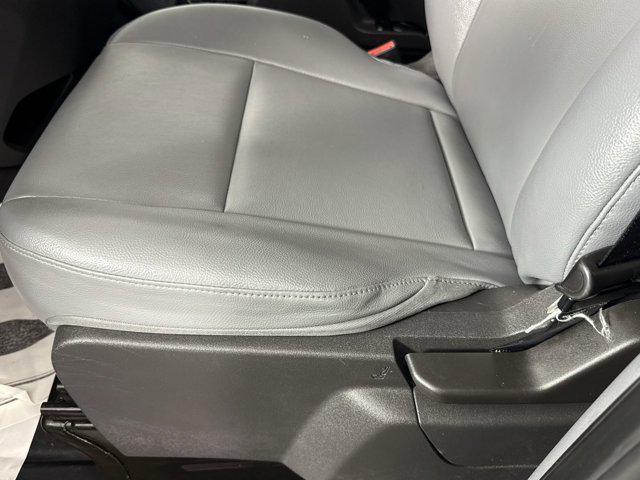 Photo of 2019 OXFORD WHITE Ford Transit-350