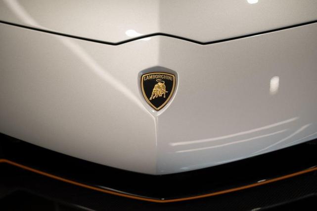 Photo of 2022 Argento Luna Lamborghini Aventador SVJ