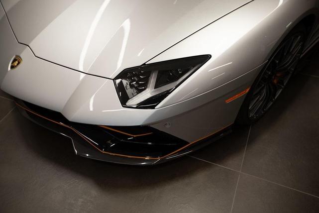 Photo of 2022 Argento Luna Lamborghini Aventador SVJ