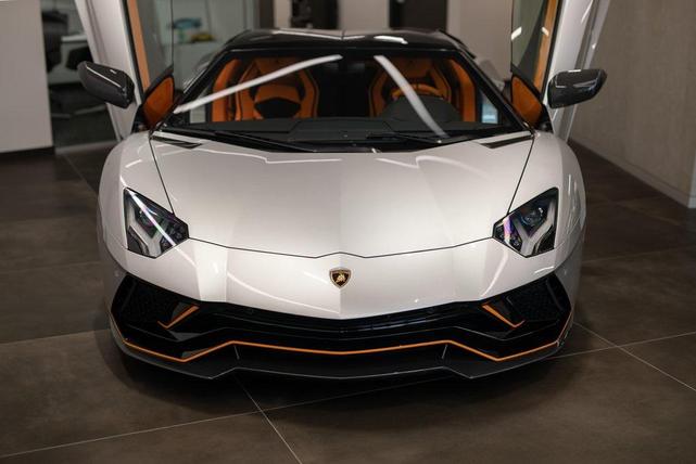 Photo of 2022 Argento Luna Lamborghini Aventador SVJ