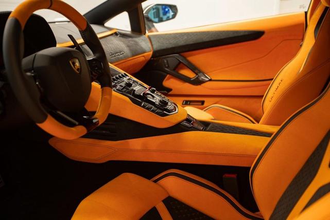 Photo of 2022 Argento Luna Lamborghini Aventador SVJ