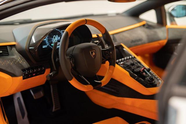 Photo of 2022 Argento Luna Lamborghini Aventador SVJ