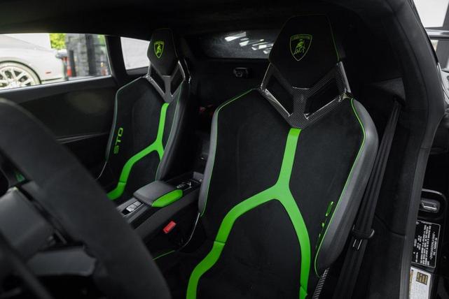 Photo of 2022 Nero Noctis Metallic Lamborghini Huracan STO