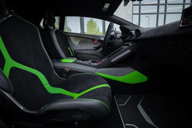 Photo of 2022 Nero Noctis Metallic Lamborghini Huracan STO