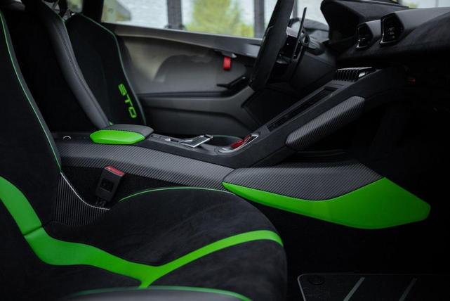 Photo of 2022 Nero Noctis Metallic Lamborghini Huracan STO