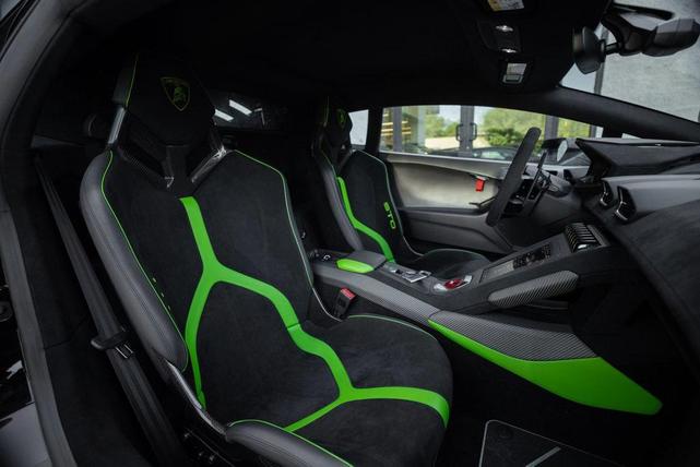 Photo of 2022 Nero Noctis Metallic Lamborghini Huracan STO