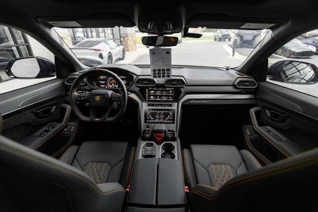 Photo of 2024 Blue Lamborghini Urus