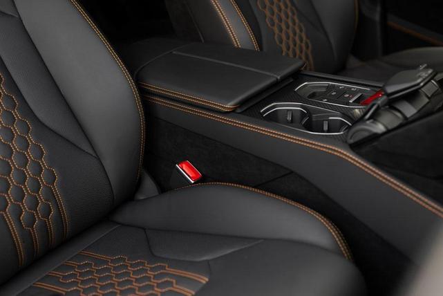 Photo of 2024 Blue Lamborghini Urus