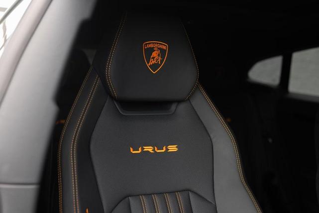 Photo of 2024 Blue Lamborghini Urus