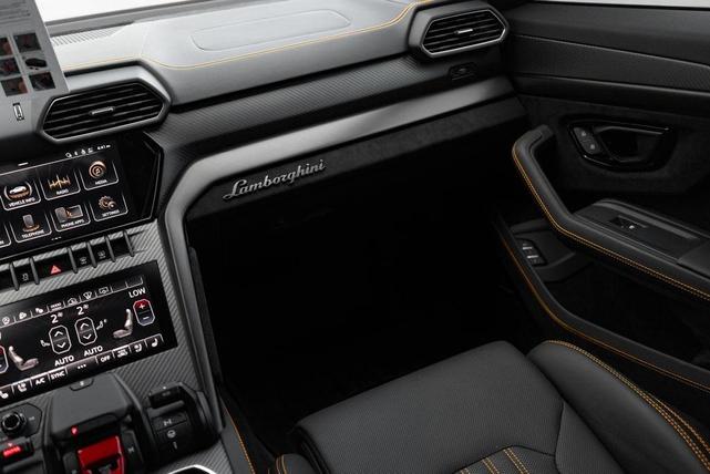 Photo of 2024 Blue Lamborghini Urus