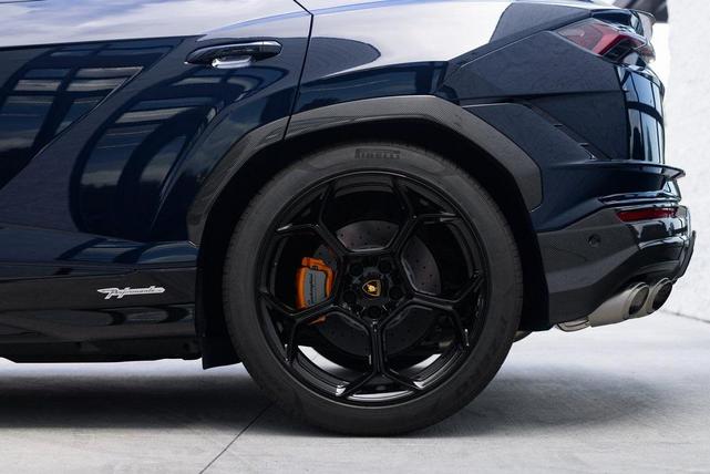 Photo of 2024 Blue Lamborghini Urus