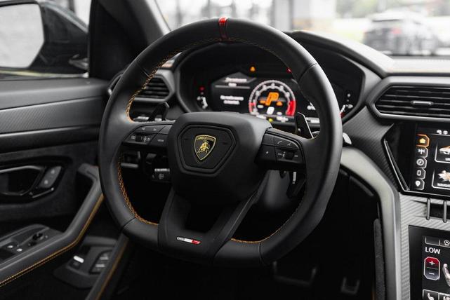 Photo of 2024 Blue Lamborghini Urus