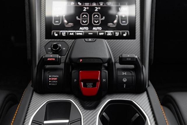 Photo of 2024 Blue Lamborghini Urus