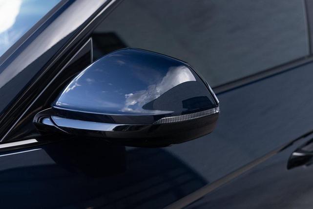 Photo of 2024 Blue Lamborghini Urus