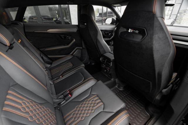 Photo of 2024 Blue Lamborghini Urus