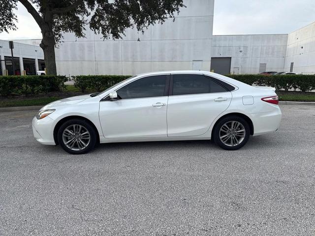 Photo of 2017 Blizzard Pearl Toyota Camry