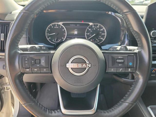 Photo of 2022 Glacier White Nissan Pathfinder