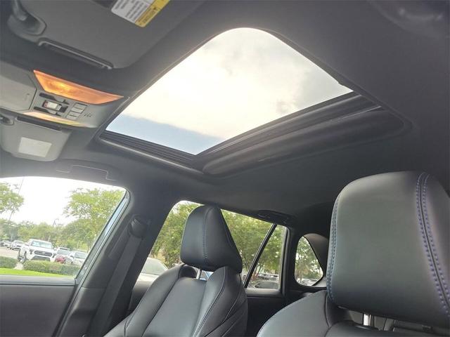 Photo of 2019 Magnetic Gray Metallic w Black Roof Toyota RAV4 Hybrid