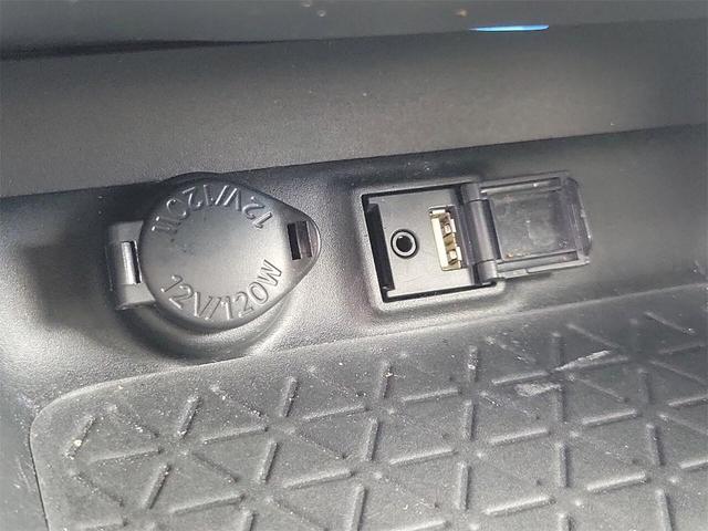 Photo of 2019 Magnetic Gray Metallic w Black Roof Toyota RAV4 Hybrid