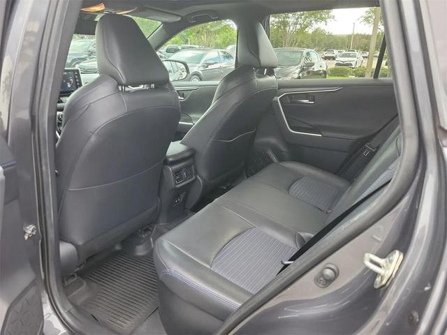 Photo of 2019 Magnetic Gray Metallic w Black Roof Toyota RAV4 Hybrid