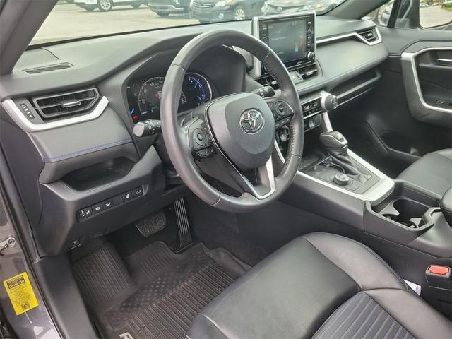 Photo of 2019 Magnetic Gray Metallic w Black Roof Toyota RAV4 Hybrid