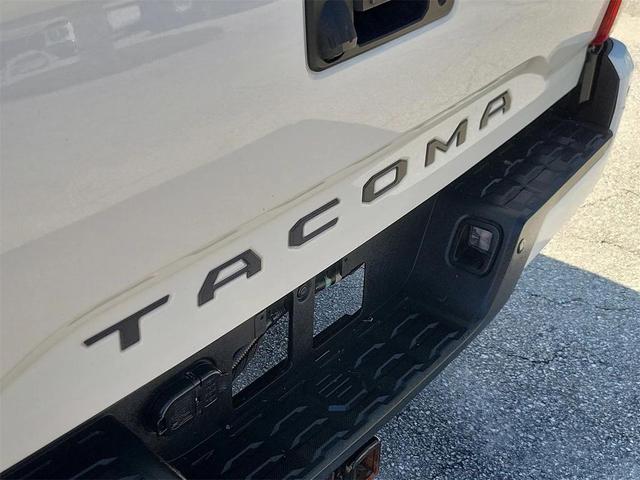 Photo of 2019 Super White Toyota Tacoma