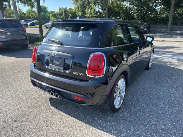 Photo of 2016 Midnight Black Metallic MINI Hardtop