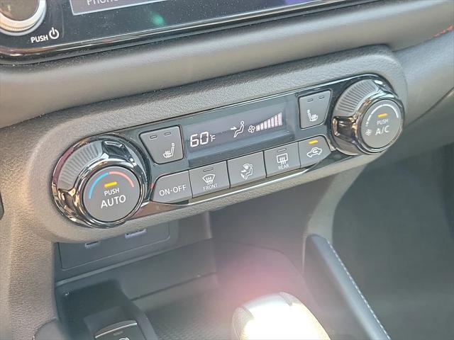 Photo of 2024 Gun Metallic Nissan Kicks