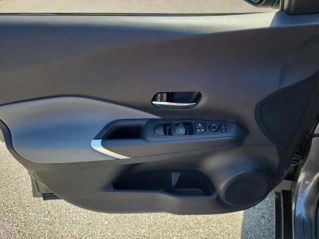 Photo of 2024 Gun Metallic Nissan Kicks