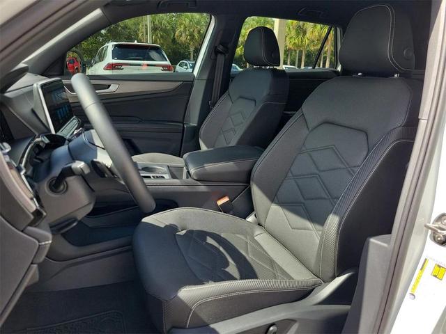 Photo of 2025 Opal White Pearl Volkswagen Atlas Cross Sport