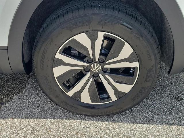 Photo of 2025 Opal White Pearl Volkswagen Atlas Cross Sport