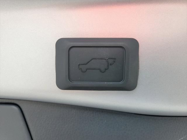 Photo of 2025 Silver Sky Metallic Toyota RAV4 Hybrid