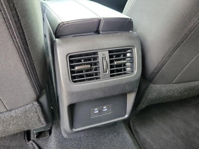 Photo of 2024 Super Black Nissan Rogue
