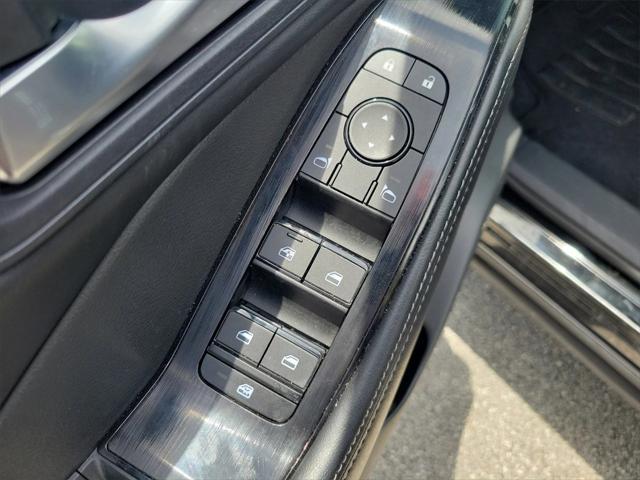 Photo of 2024 Super Black Nissan Rogue