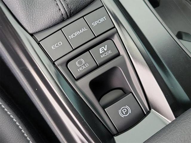 Photo of 2025 Ice Cap Toyota Camry