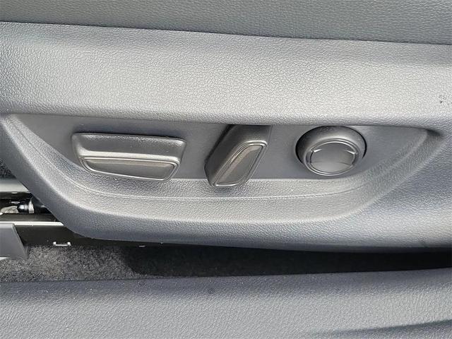 Photo of 2025 Ice Cap Toyota Camry