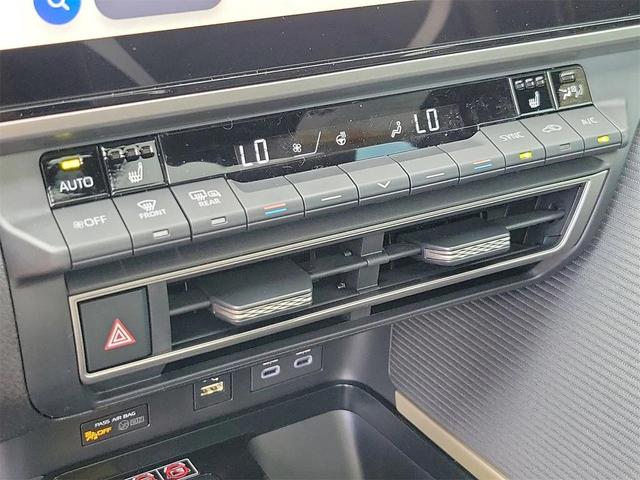 Photo of 2025 Ice Cap Toyota Camry