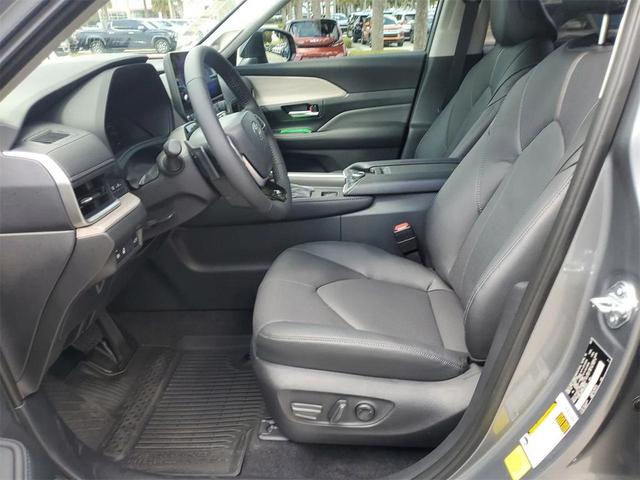 Photo of 2025 Heavy Metal Toyota Grand Highlander