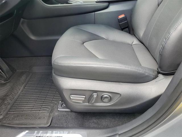 Photo of 2025 Heavy Metal Toyota Grand Highlander