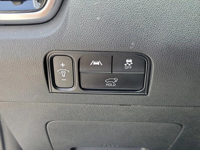 Photo of 2021 Glacial White Pearl Kia Sorento