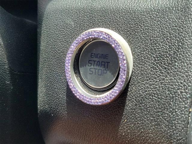 Photo of 2021 Glacial White Pearl Kia Sorento