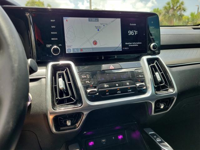 Photo of 2021 Glacial White Pearl Kia Sorento