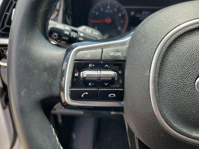 Photo of 2021 Glacial White Pearl Kia Sorento