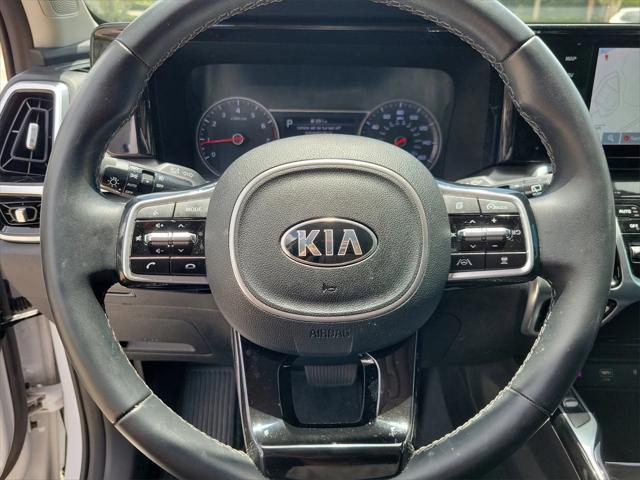 Photo of 2021 Glacial White Pearl Kia Sorento
