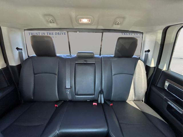 Photo of 2017 Brilliant Black Crystal Pearlcoat RAM 1500
