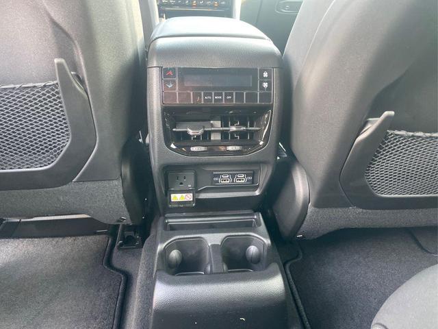 Photo of 2025 Bright White Clearcoat Jeep Grand Cherokee L