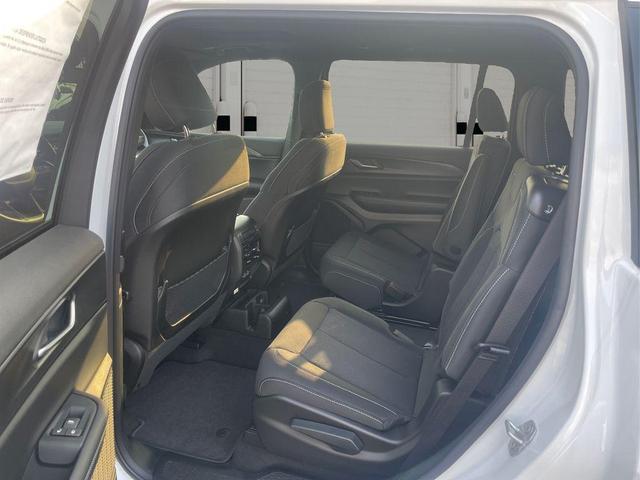 Photo of 2025 Bright White Clearcoat Jeep Grand Cherokee L