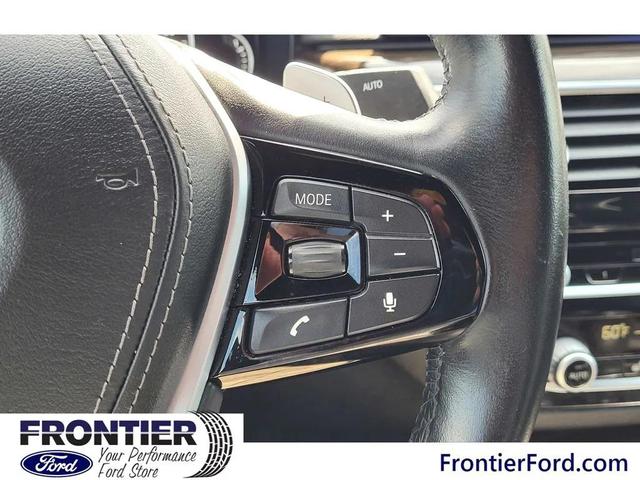 Photo of 2019 Jet Black BMW 530e